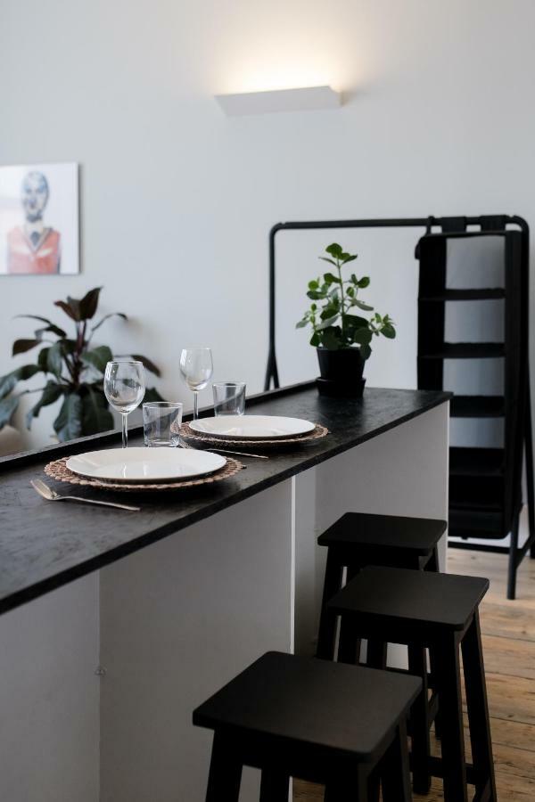 Baixa24 •P2R• Bright Apt In Vibrant Downtown Porto Luaran gambar