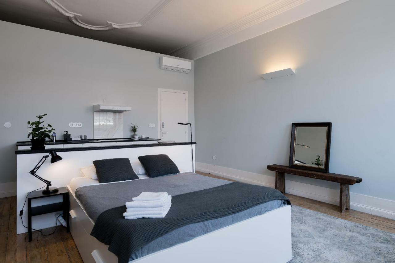 Baixa24 •P2R• Bright Apt In Vibrant Downtown Porto Luaran gambar