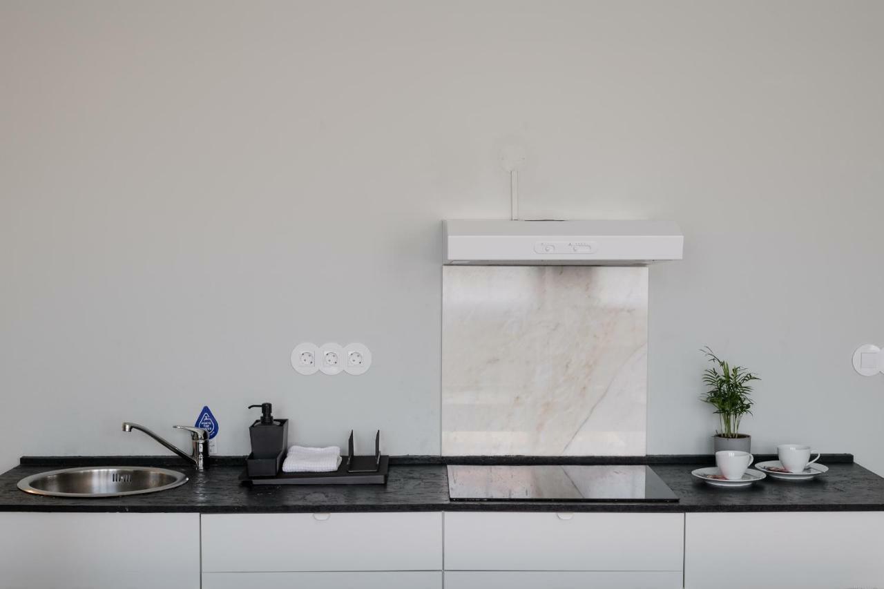 Baixa24 •P2R• Bright Apt In Vibrant Downtown Porto Luaran gambar