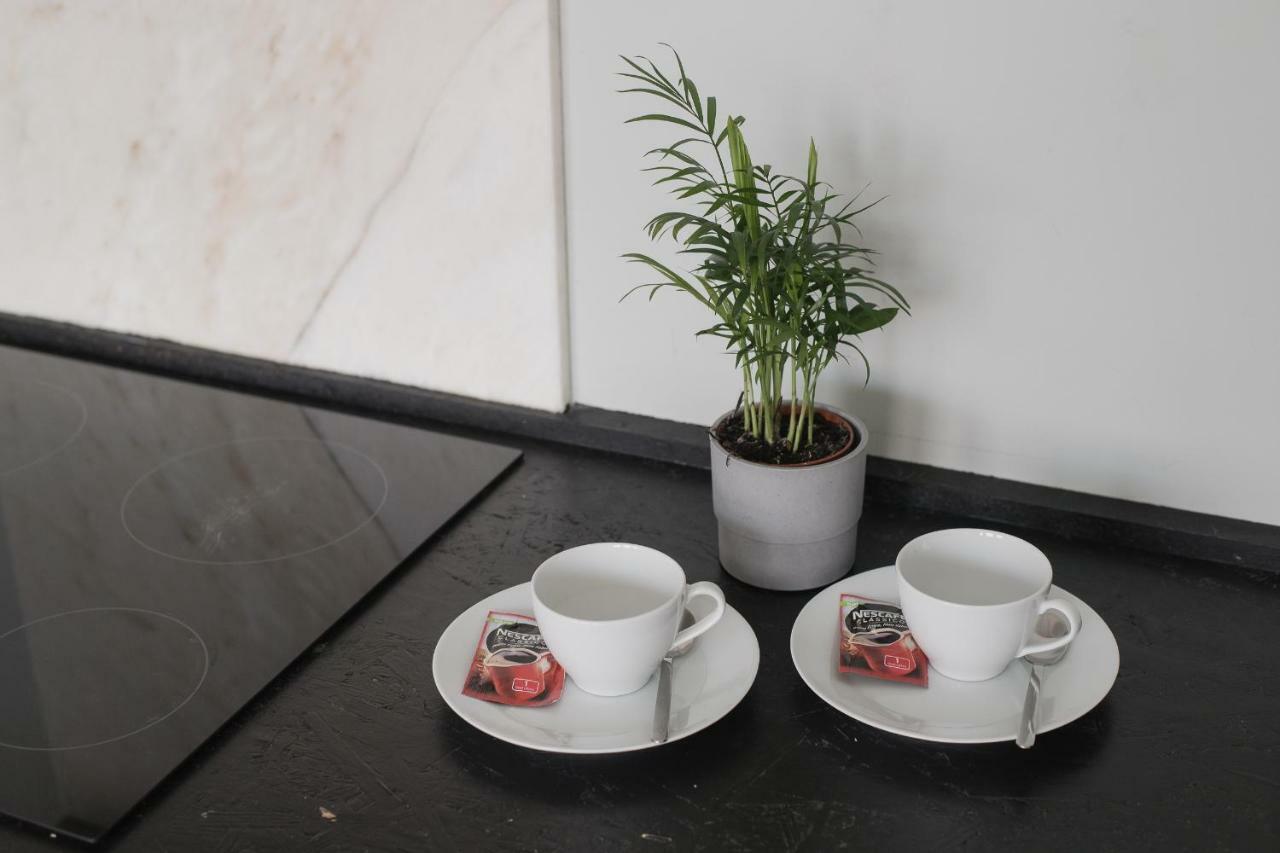 Baixa24 •P2R• Bright Apt In Vibrant Downtown Porto Luaran gambar