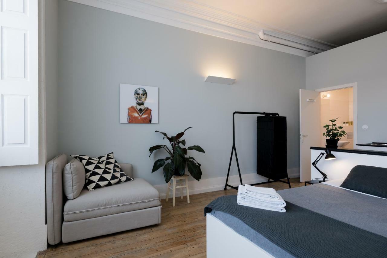 Baixa24 •P2R• Bright Apt In Vibrant Downtown Porto Luaran gambar